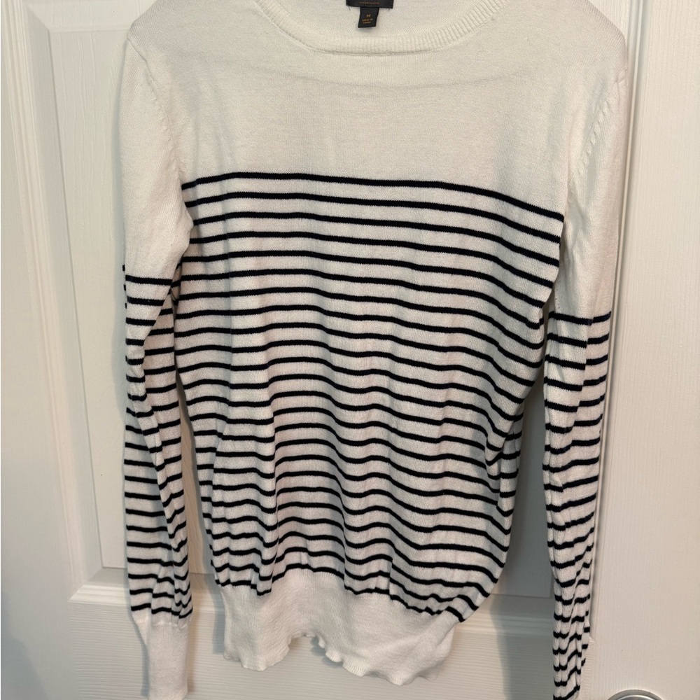 Mi Classic White Sweater